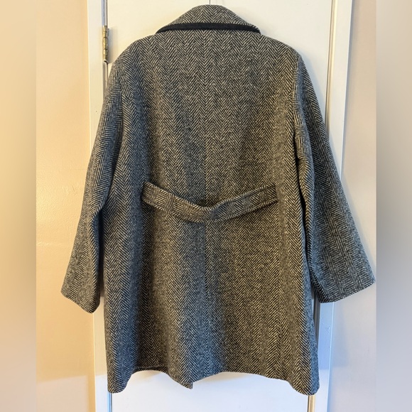 Doen Bonnaire Coat in Herringbone - Picture 8 of 12